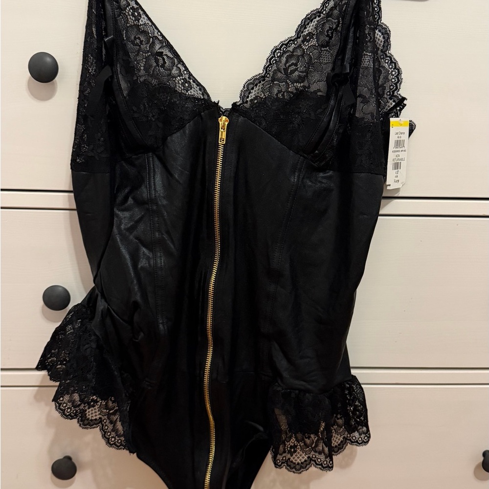 Black Lace-Trim Zip Front corset like lingerie